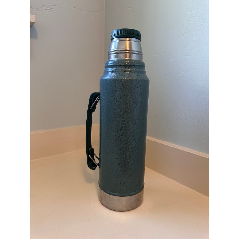 Stanley Green Hot/Cold Thermos 1.1 QT / 1 L - Picture 3 of 6